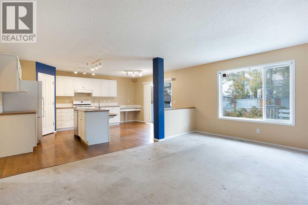 29 Spring Crescent Sw, Calgary, Alberta  T3H 3V1 - Photo 5 - A2267356