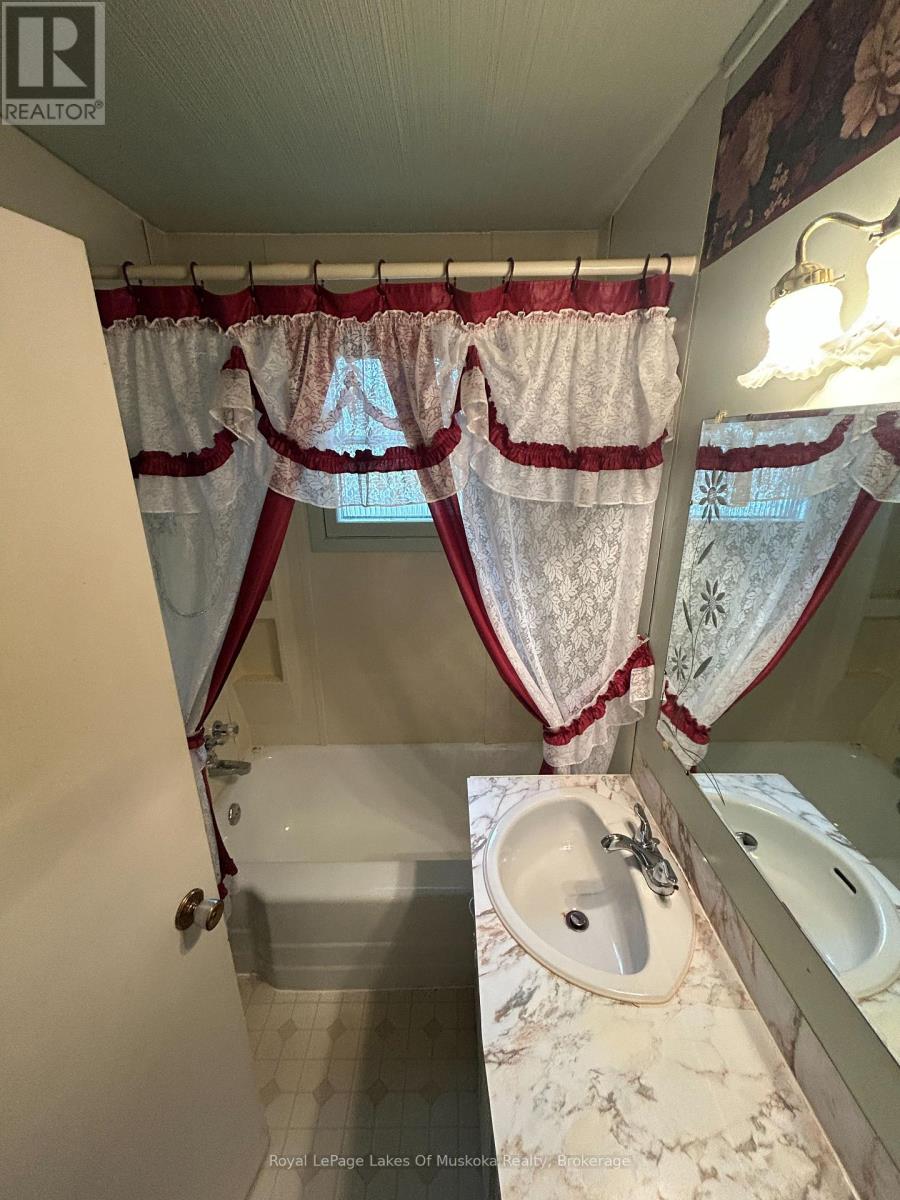 66 Front Street, Bracebridge, Ontario  P1L 1J6 - Photo 15 - X12584764