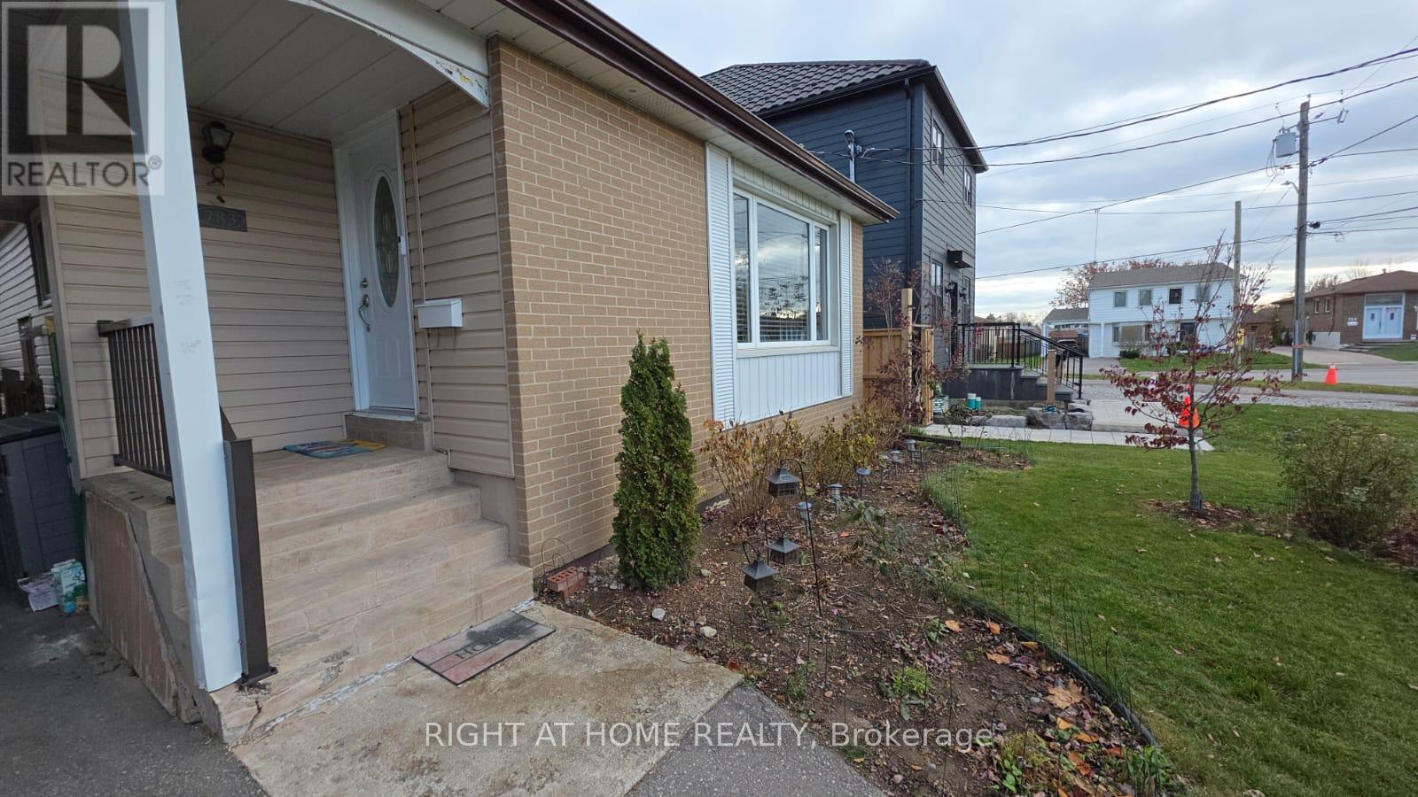 783 Oliva Street, Pickering, Ontario  L1W 2V9 - Photo 2 - E12588756