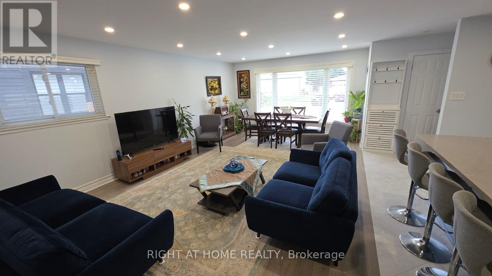 783 Oliva Street, Pickering, Ontario  L1W 2V9 - Photo 5 - E12588756