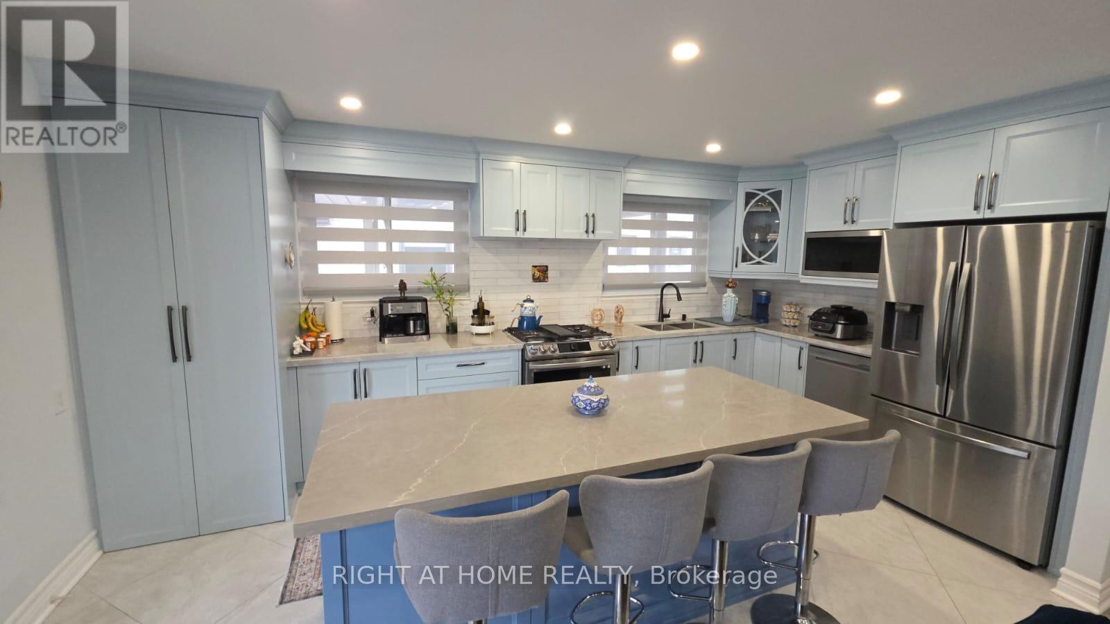 783 Oliva Street, Pickering, Ontario  L1W 2V9 - Photo 8 - E12588756