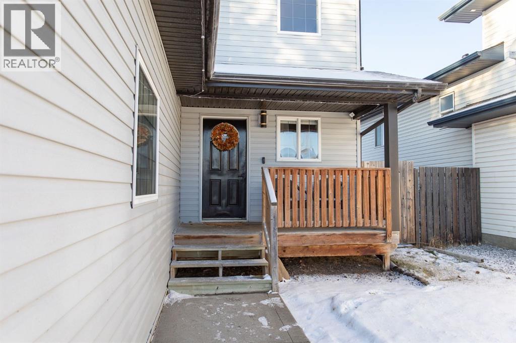 5 Pine Crescent, Blackfalds, Alberta  T4M 0E3 - Photo 2 - A2273274