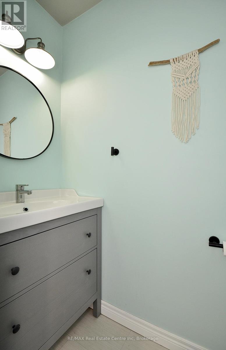 427 Bankside Crescent, Kitchener, Ontario  N2N 3E5 - Photo 20 - X12563538