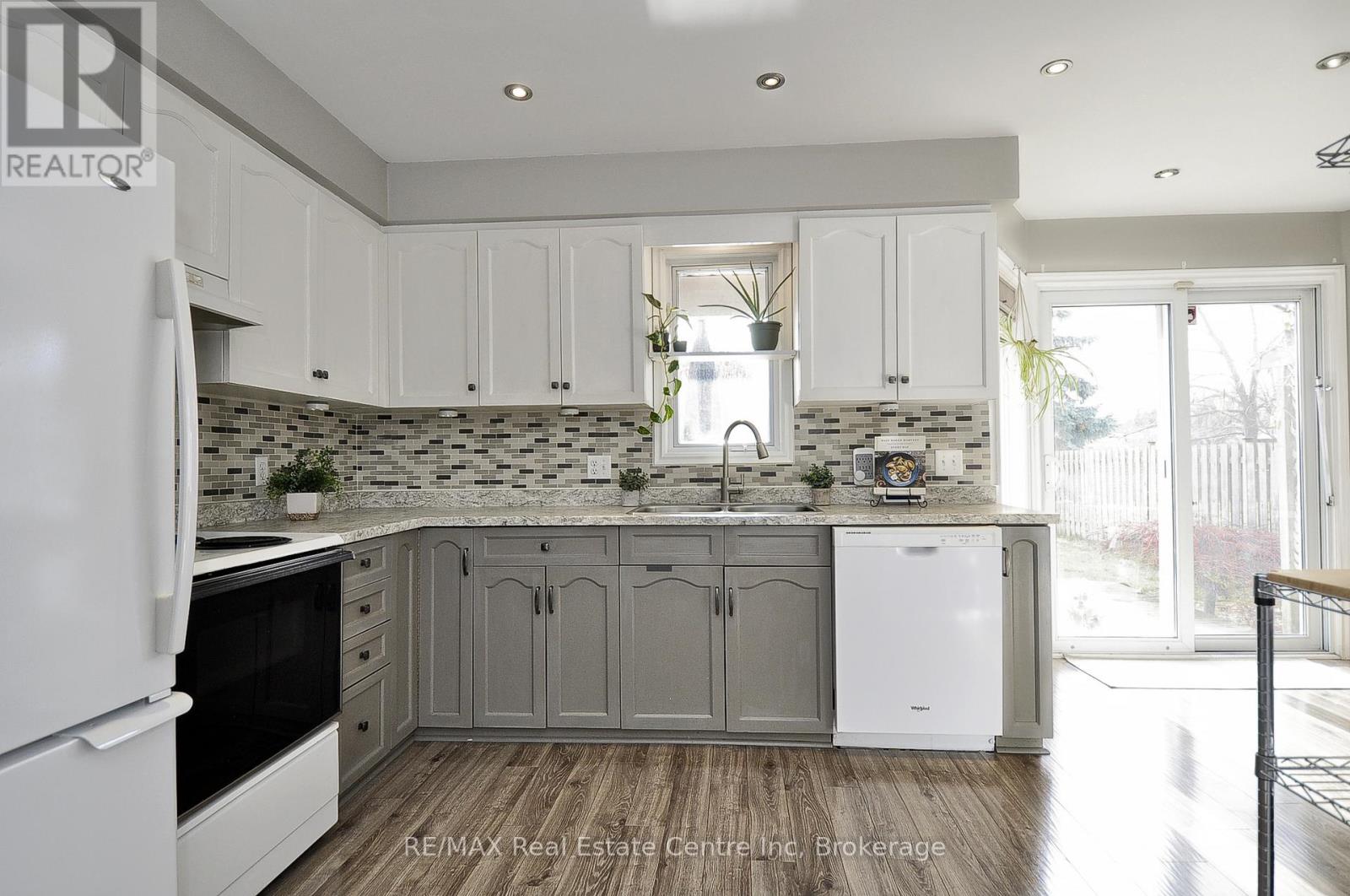 427 Bankside Crescent, Kitchener, Ontario  N2N 3E5 - Photo 12 - X12563538