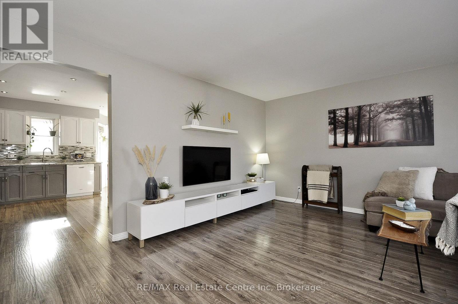 427 Bankside Crescent, Kitchener, Ontario  N2N 3E5 - Photo 8 - X12563538