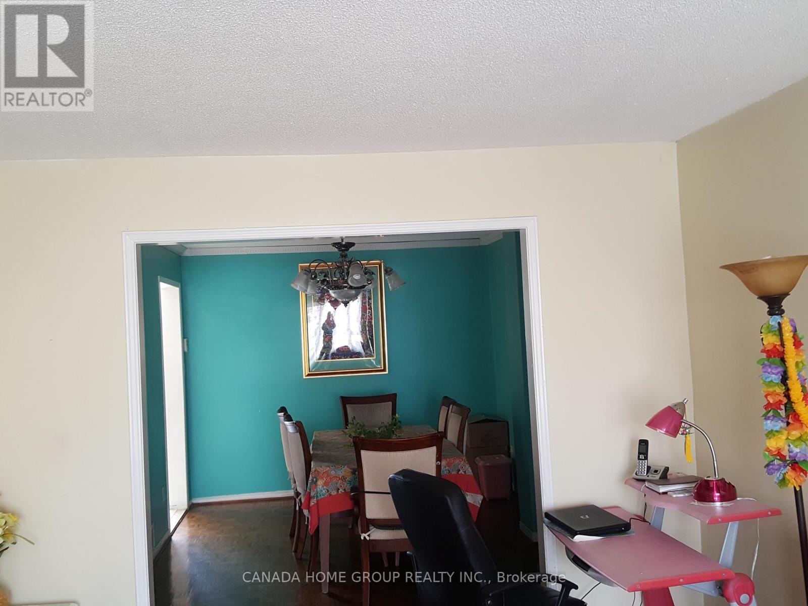 5876 River Grove Avenue, Mississauga, Ontario  L5M 4W2 - Photo 3 - W12588752