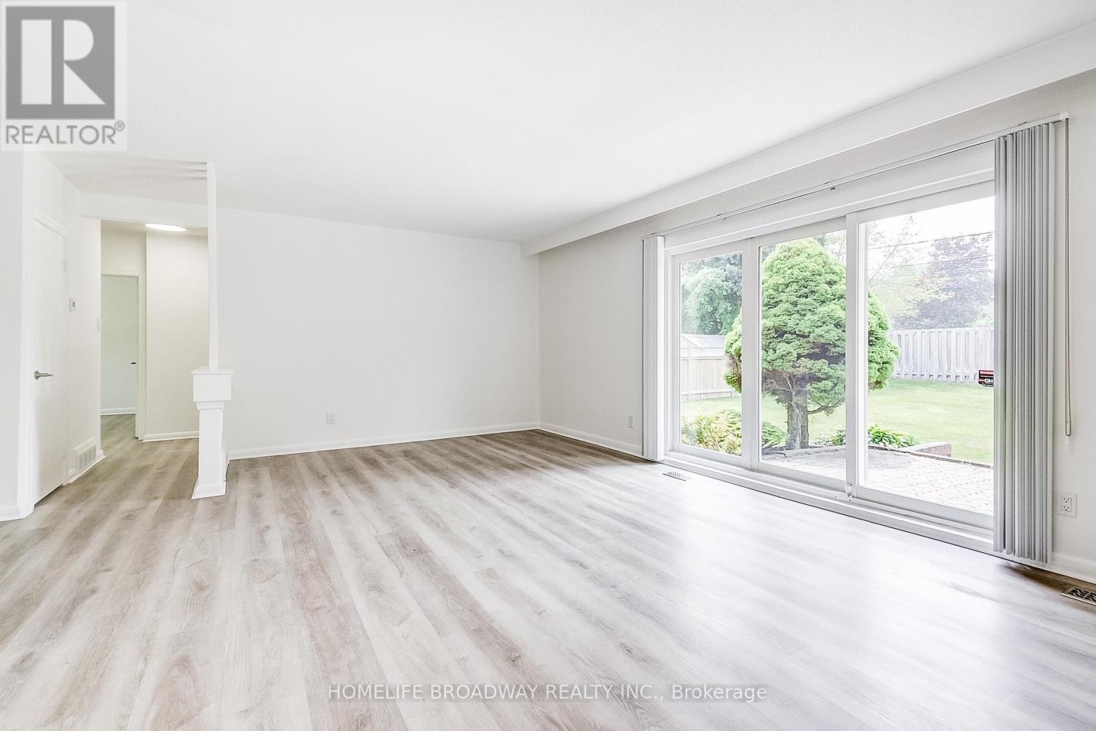 45 Hurlingham Crescent, Toronto, Ontario  M3B 2P9 - Photo 13 - C12204990