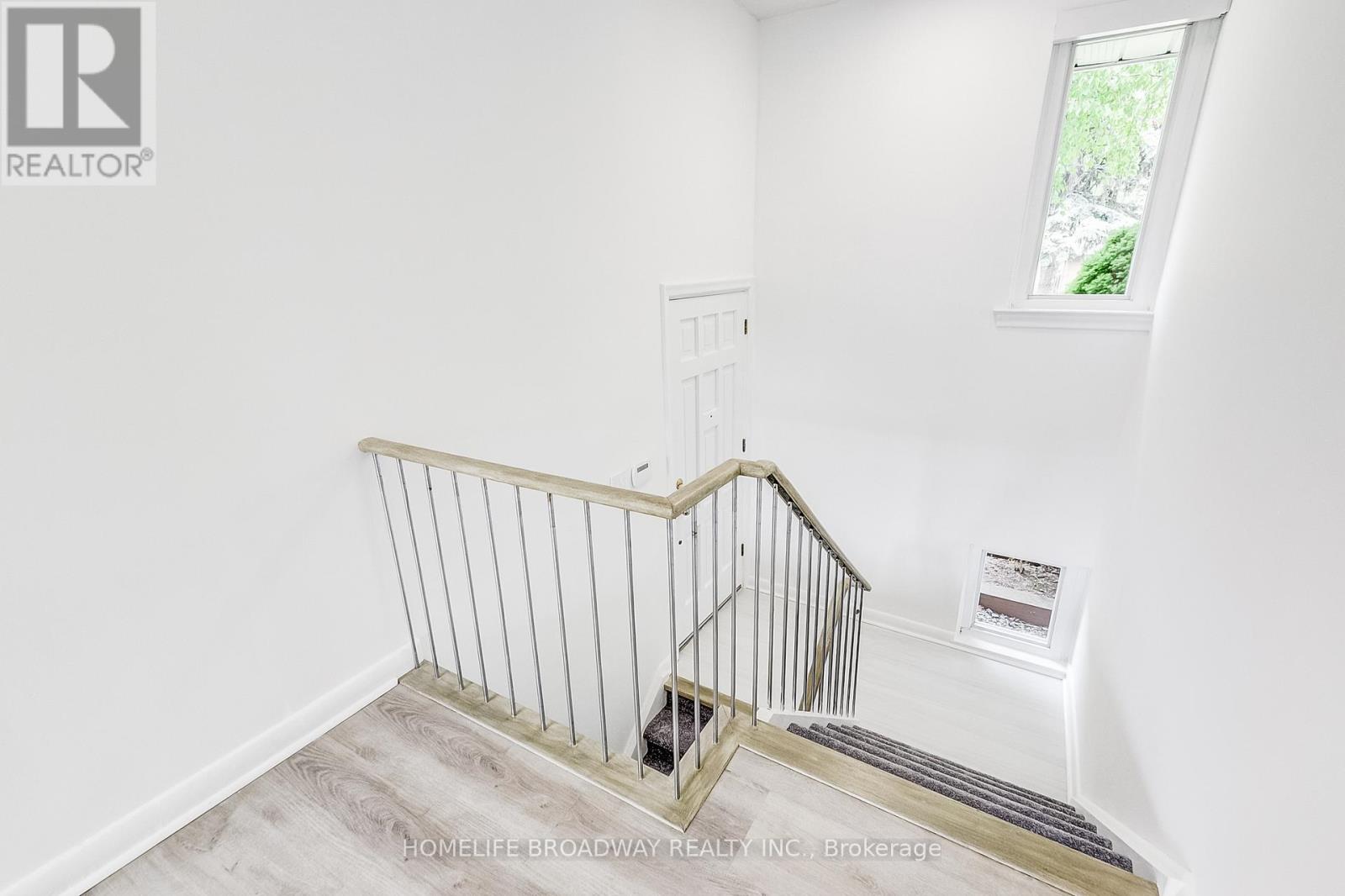 45 Hurlingham Crescent, Toronto, Ontario  M3B 2P9 - Photo 10 - C12204990