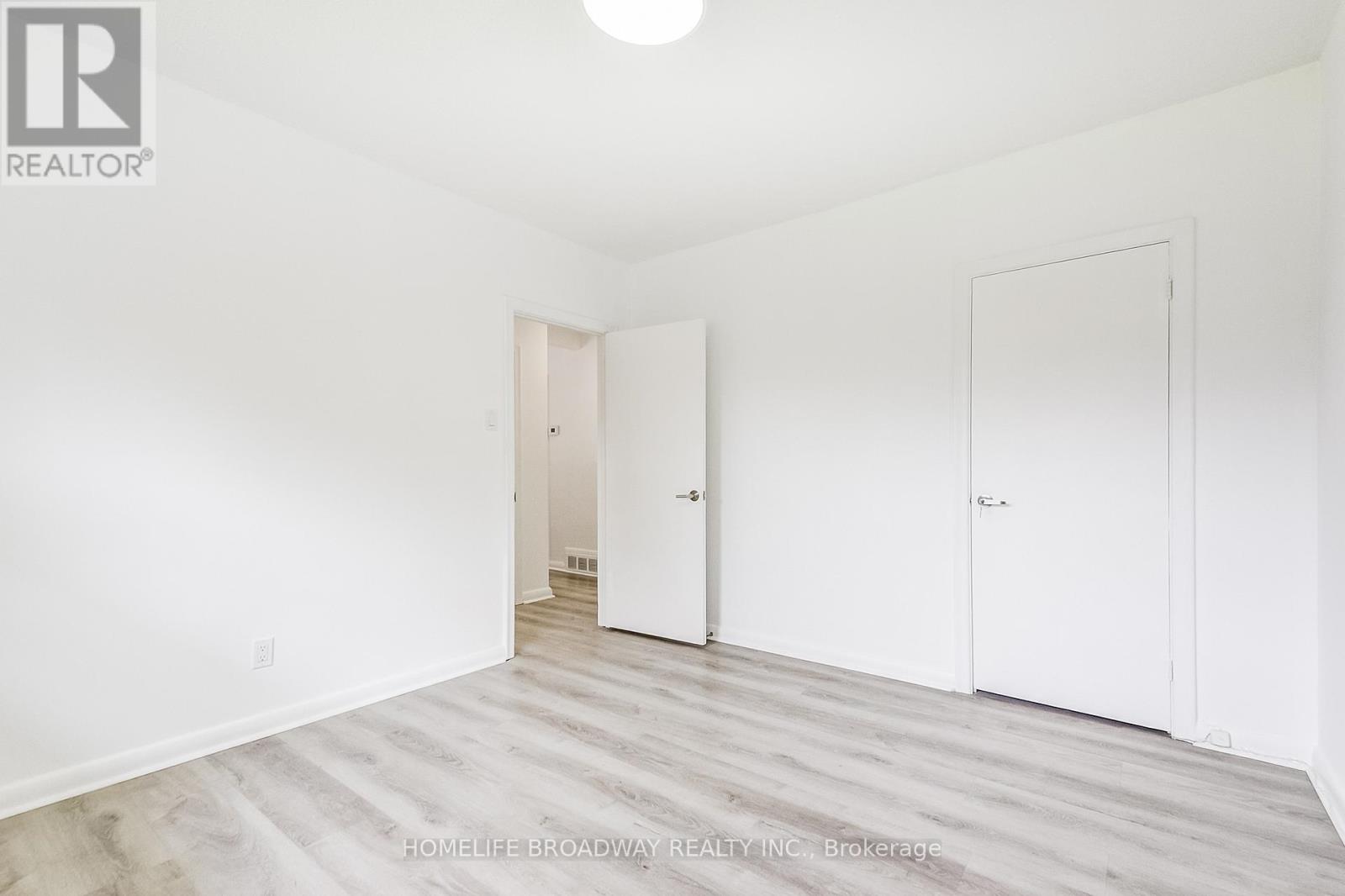 45 Hurlingham Crescent, Toronto, Ontario  M3B 2P9 - Photo 23 - C12204990