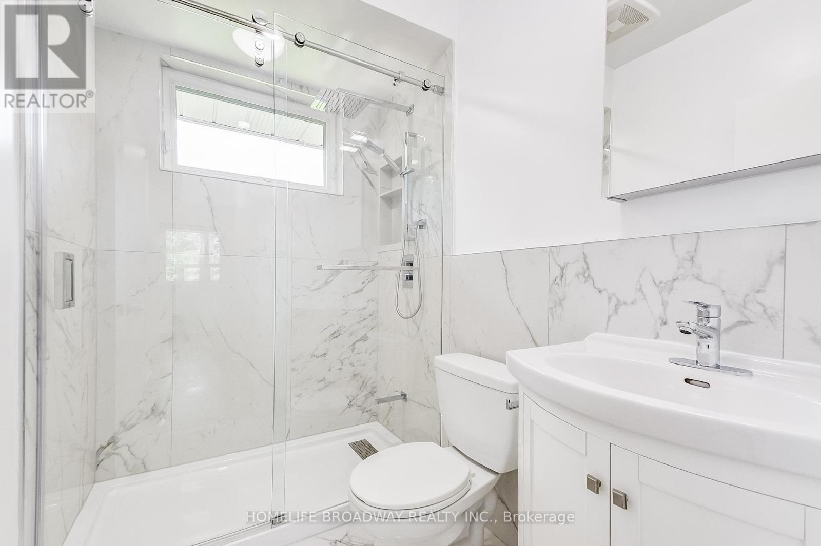 45 Hurlingham Crescent, Toronto, Ontario  M3B 2P9 - Photo 22 - C12204990