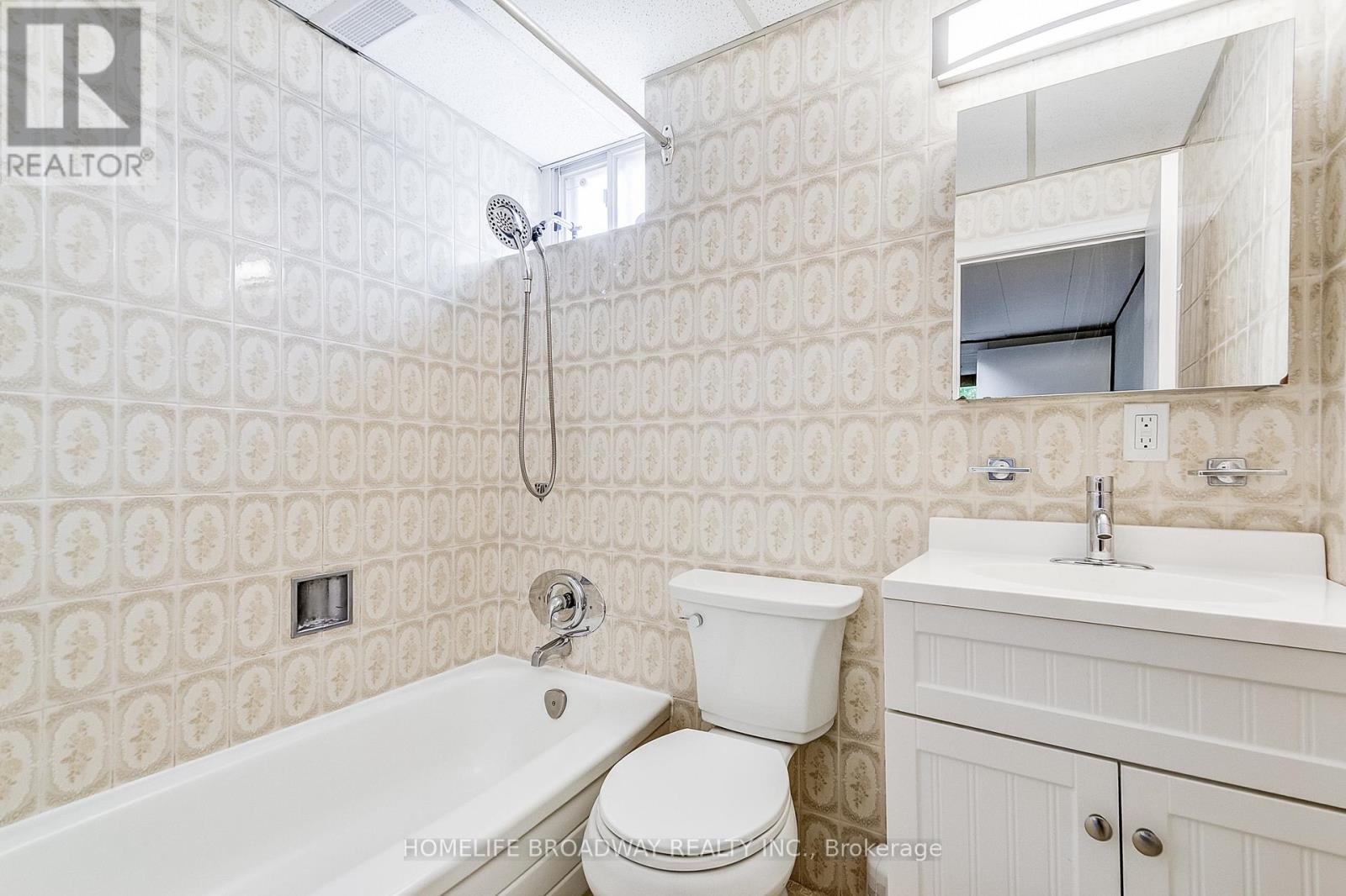 45 Hurlingham Crescent, Toronto, Ontario  M3B 2P9 - Photo 35 - C12204990