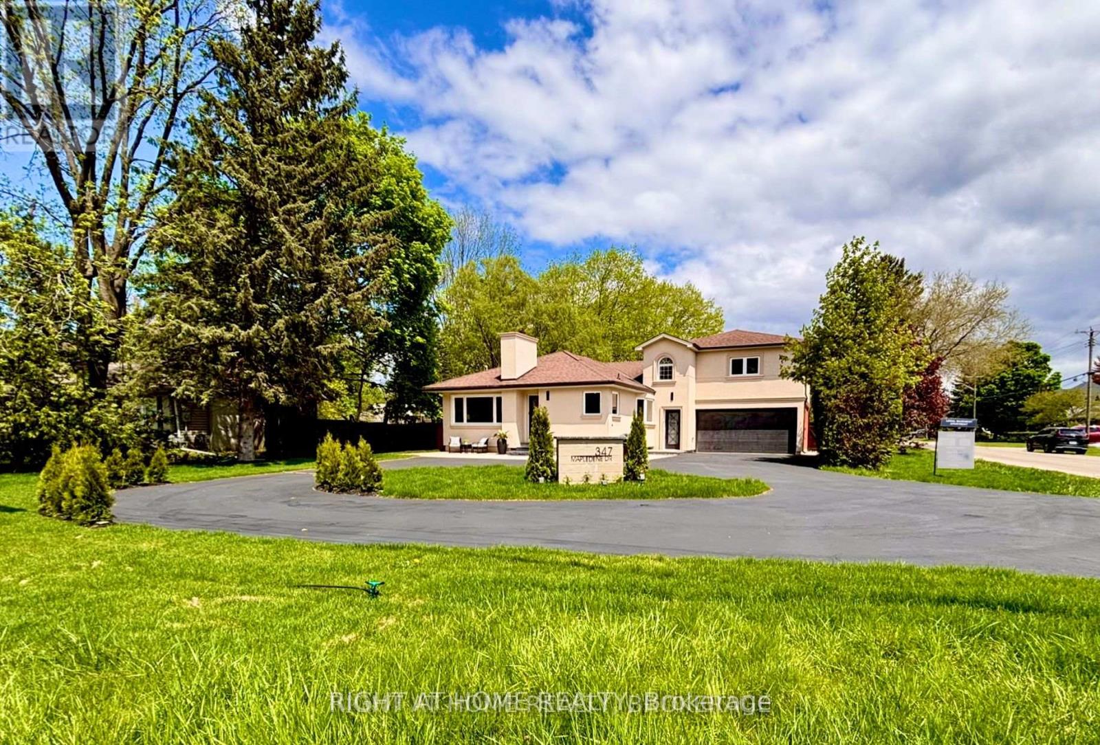 347 MAPLEDENE DRIVE, Hamilton, Ontario