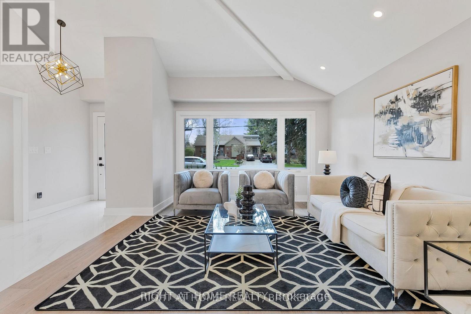 347 Mapledene Drive, Hamilton, Ontario  L9G 2K3 - Photo 8 - X12588760