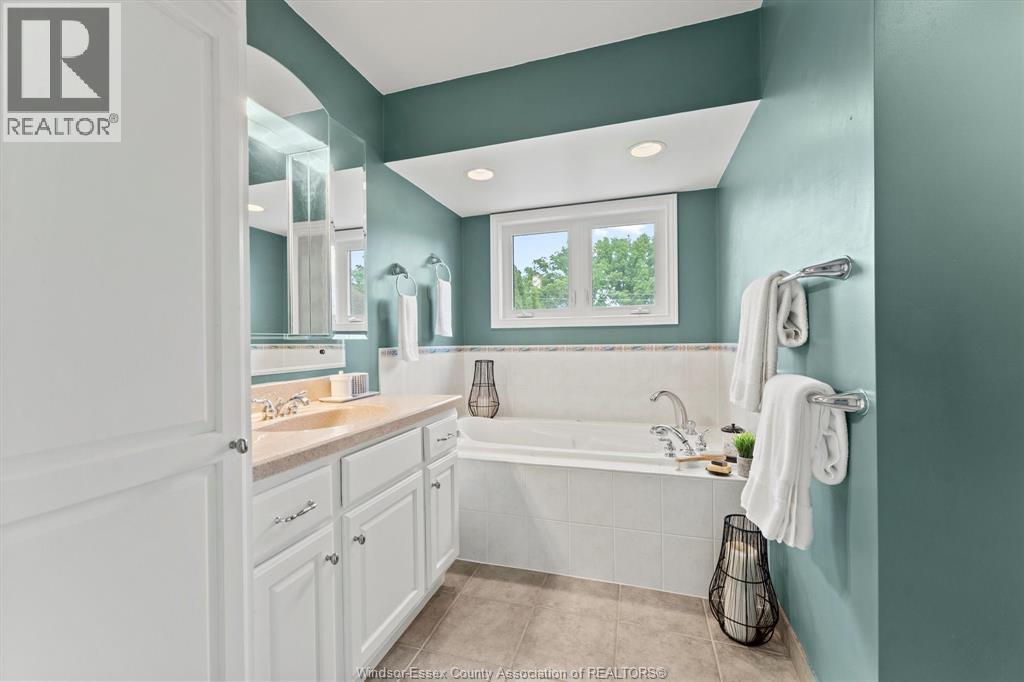 297 Talbot South, Essex, Ontario  N8M 1C2 - Photo 16 - 25026510