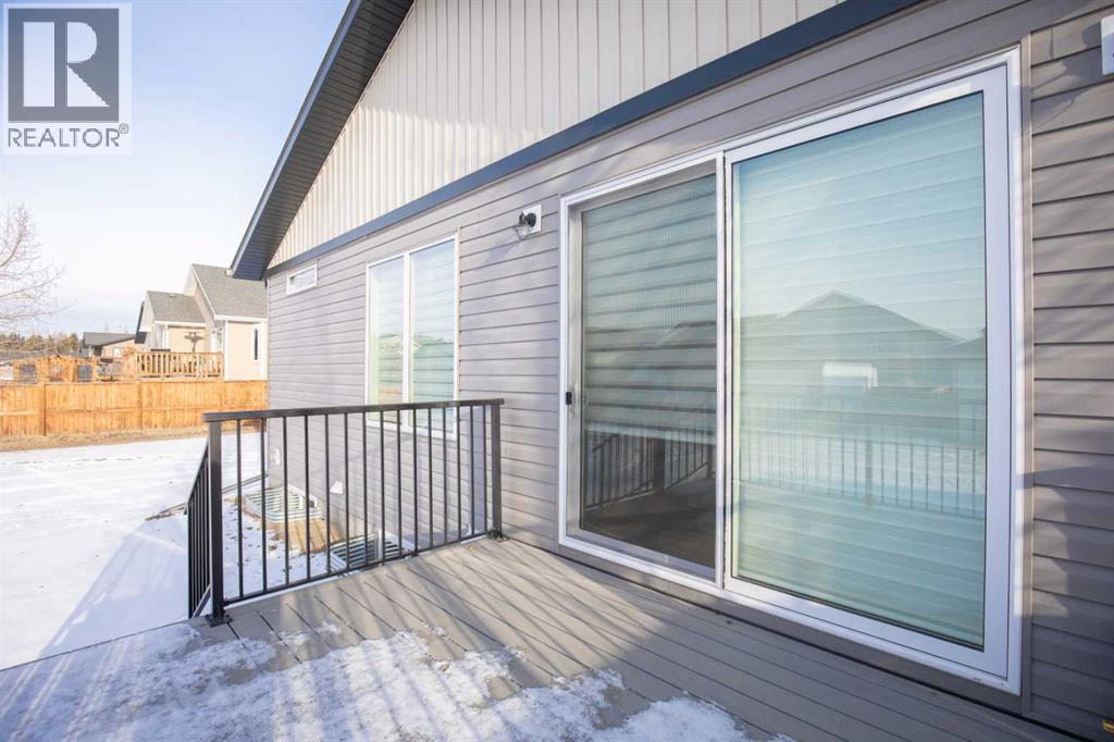 151 Cedar Square, Blackfalds, Alberta  T4M 0A2 - Photo 35 - A2264257