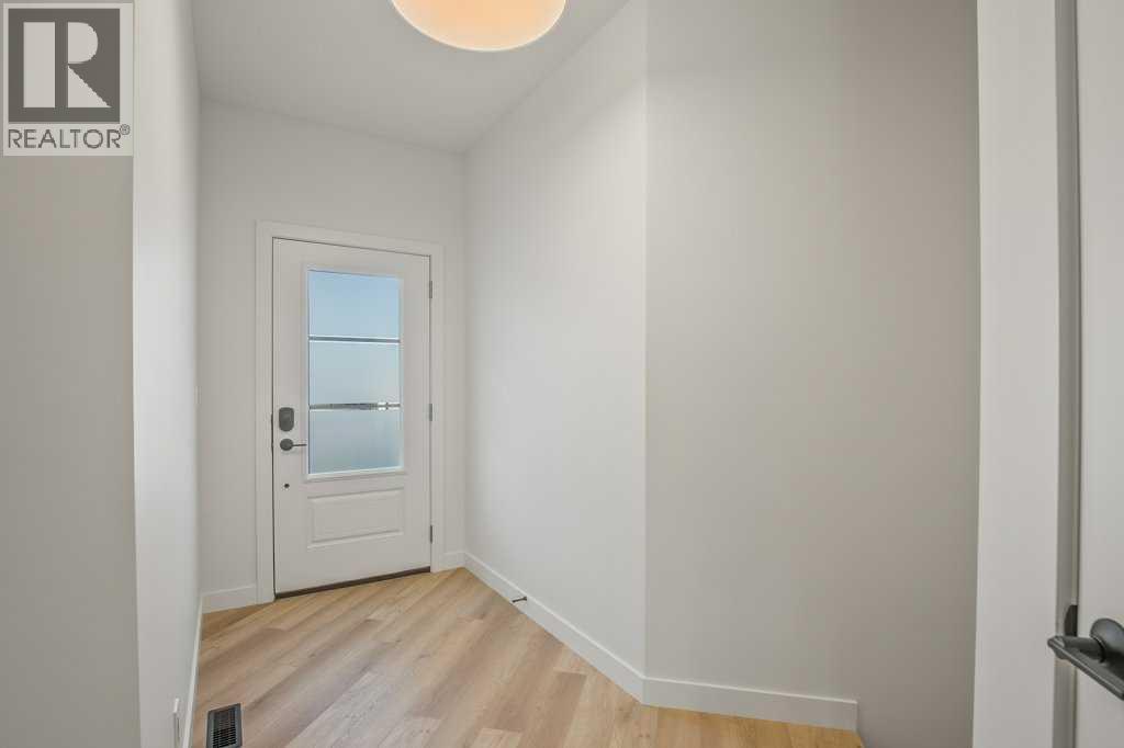 114 Gray Close, Sylvan Lake, Alberta  T4S 0W4 - Photo 2 - A2264317