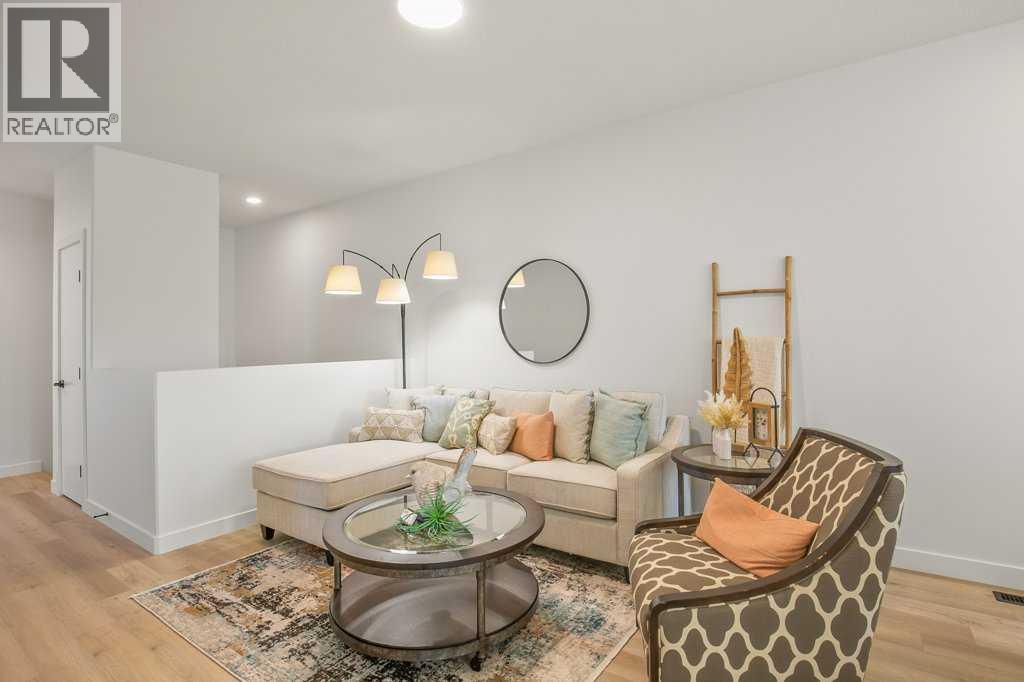 114 Gray Close, Sylvan Lake, Alberta  T4S 0W4 - Photo 4 - A2264317