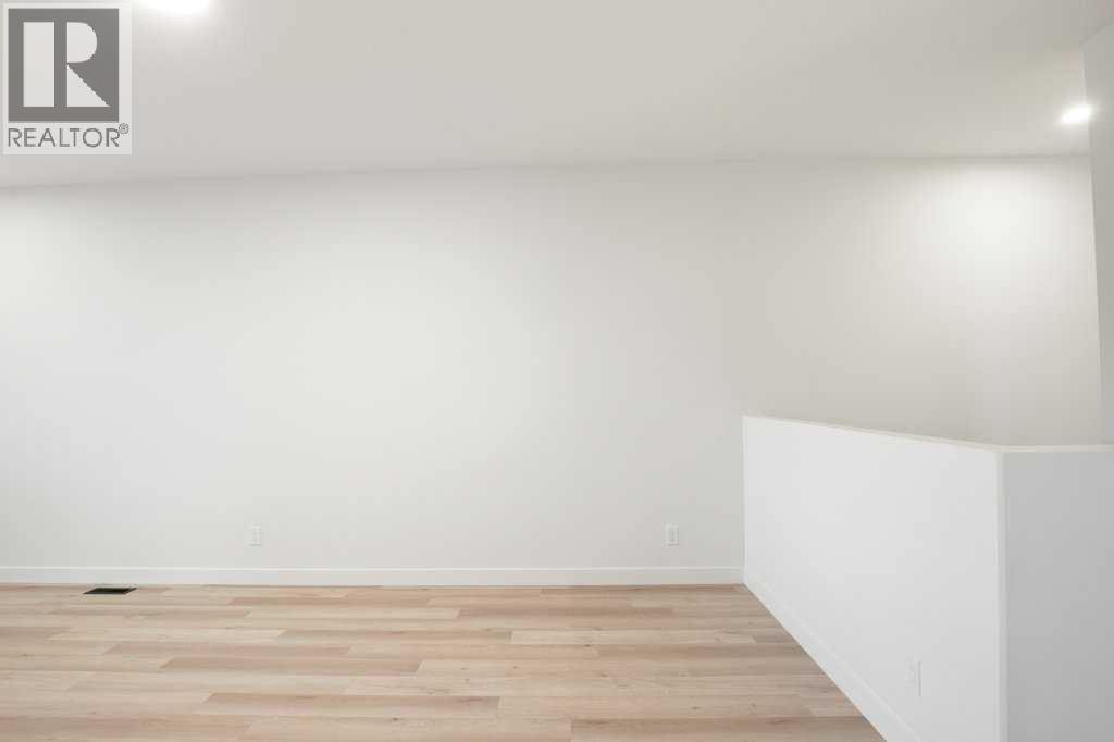 112 Gray Close, Sylvan Lake, Alberta  T4S 0W4 - Photo 4 - A2264358