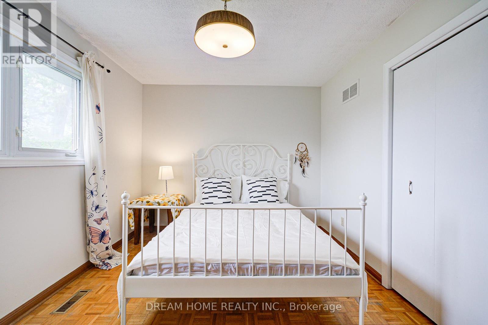 98 Weldrick Road W, Richmond Hill, Ontario  L4C 3T8 - Photo 22 - N12588788