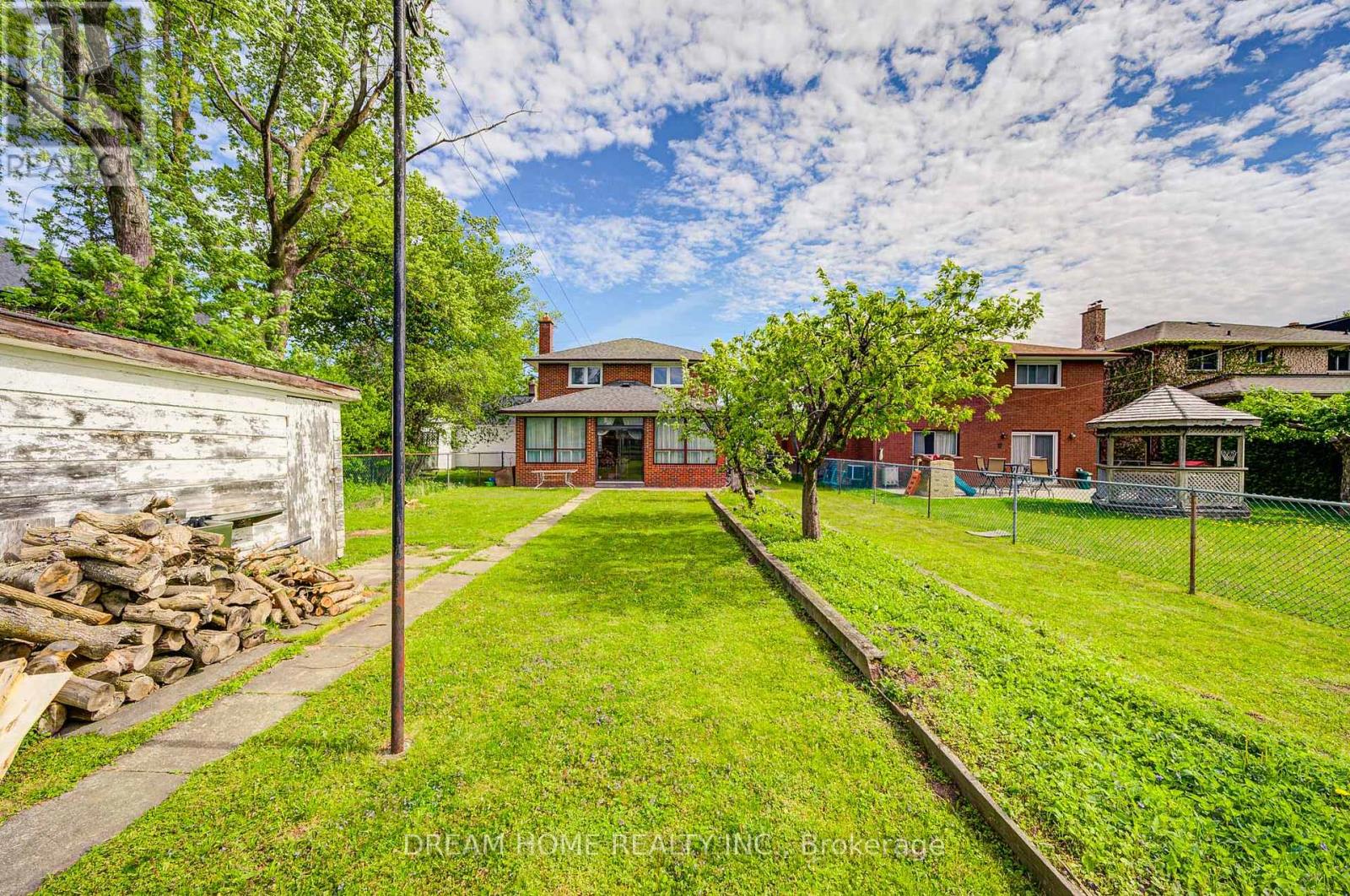 98 Weldrick Road W, Richmond Hill, Ontario  L4C 3T8 - Photo 25 - N12588788