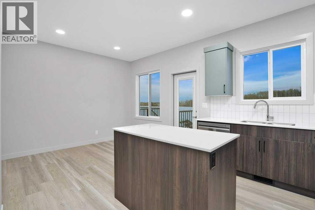 122 Gray Close, Sylvan Lake, Alberta  T4S 0W4 - Photo 4 - A2264243