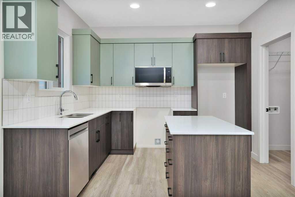 122 Gray Close, Sylvan Lake, Alberta  T4S 0W4 - Photo 2 - A2264243