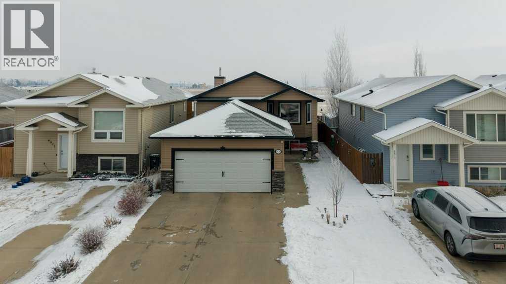 4817 7 Street, Coalhurst, Alberta  T0L 0V0 - Photo 1 - A2273183