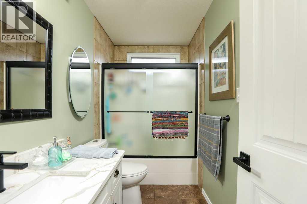 4817 7 Street, Coalhurst, Alberta  T0L 0V0 - Photo 23 - A2273183