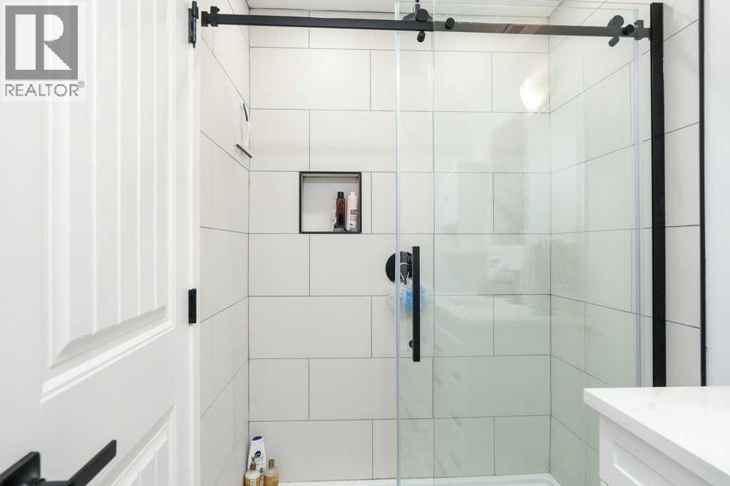 4817 7 Street, Coalhurst, Alberta  T0L 0V0 - Photo 36 - A2273183