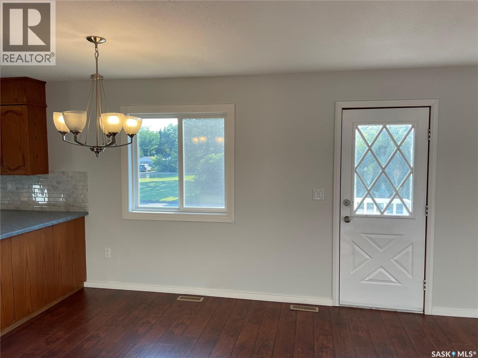 218 1st Street Nw, Wadena, Saskatchewan  S0A 4J0 - Photo 3 - SK024972