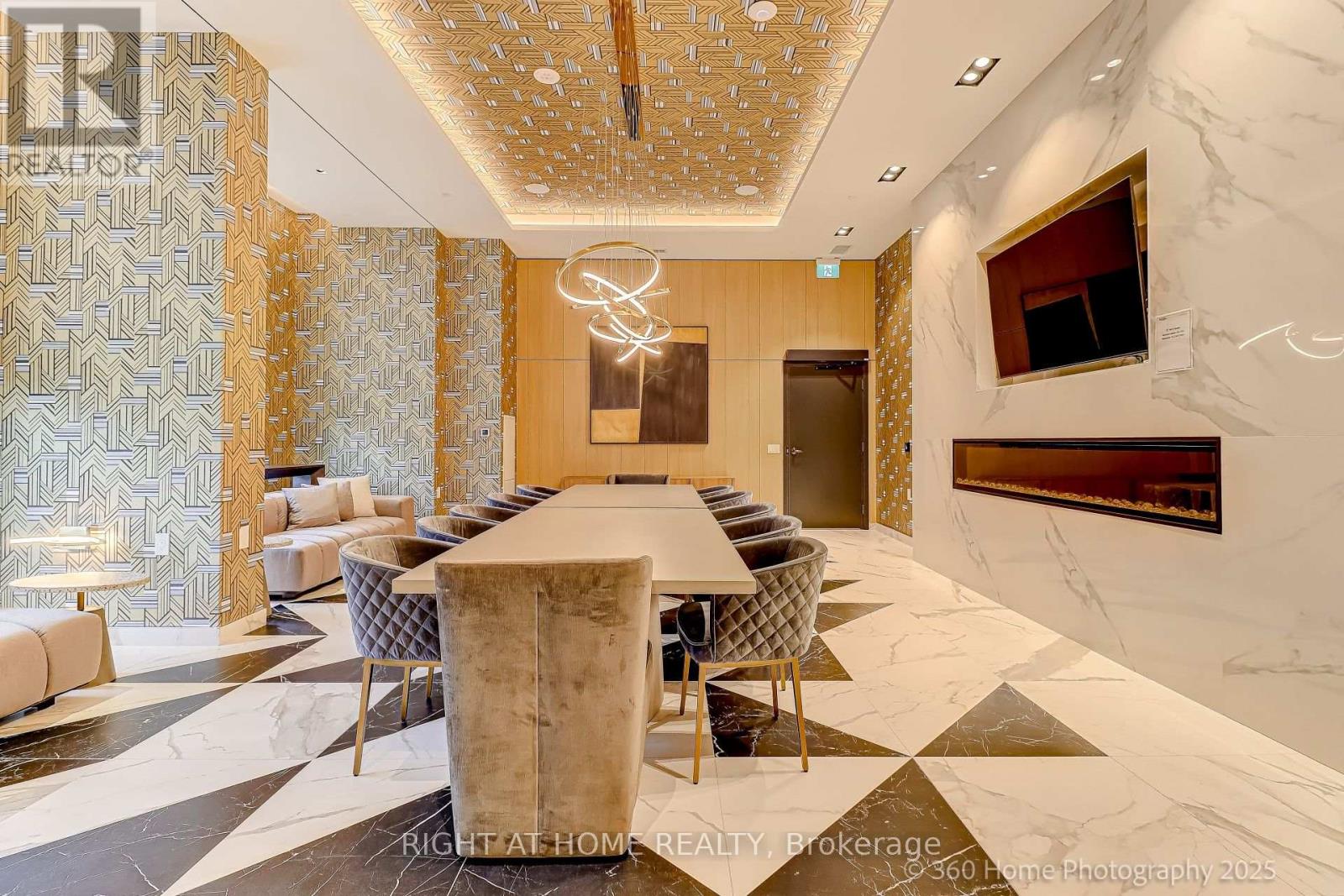 605 - 202 Burnhamthorpe Road E, Mississauga, Ontario  L5B 0A1 - Photo 36 - W12588774