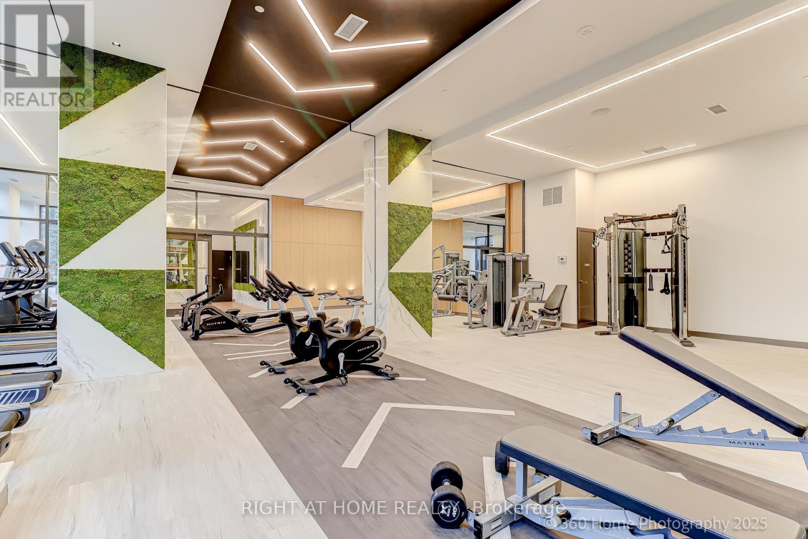 605 - 202 Burnhamthorpe Road E, Mississauga, Ontario  L5B 0A1 - Photo 41 - W12588774