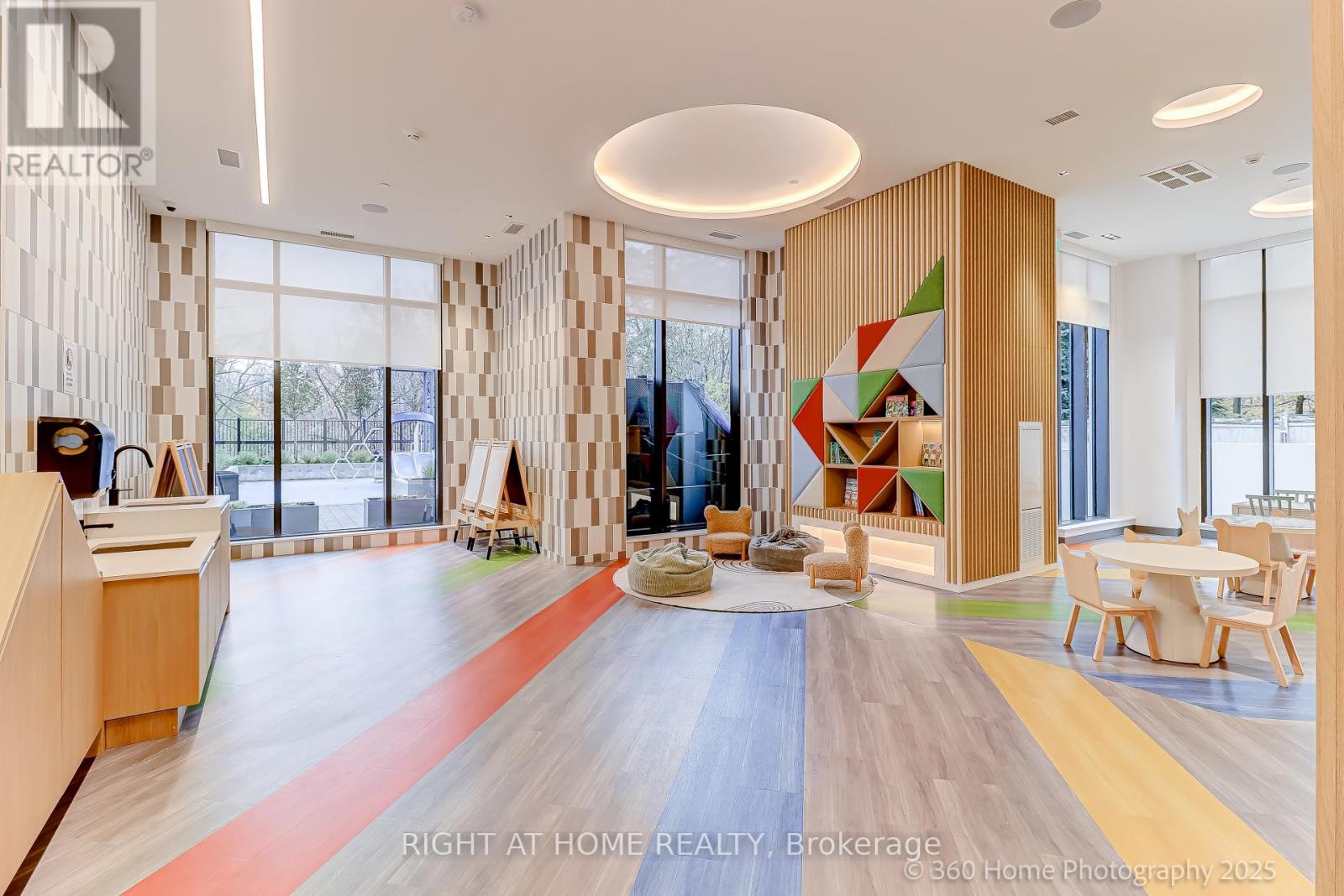 605 - 202 Burnhamthorpe Road E, Mississauga, Ontario  L5B 0A1 - Photo 43 - W12588774