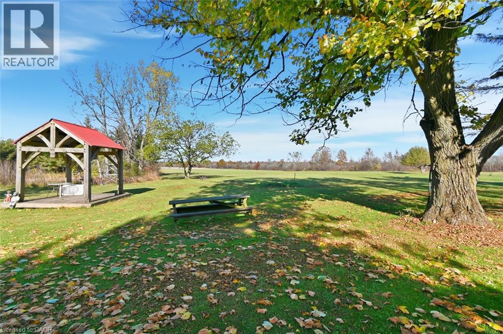 9043 Ridge Road, Niagara Falls, Ontario L3B 5N7 - Photo 6 - 40784996