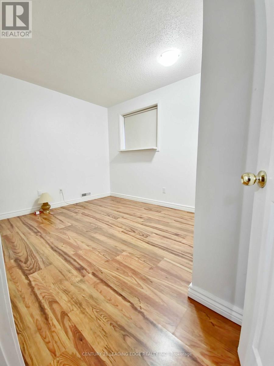 50 Barrydale Crescent, London North, Ontario  N6G 2X4 - Photo 12 - X12588712