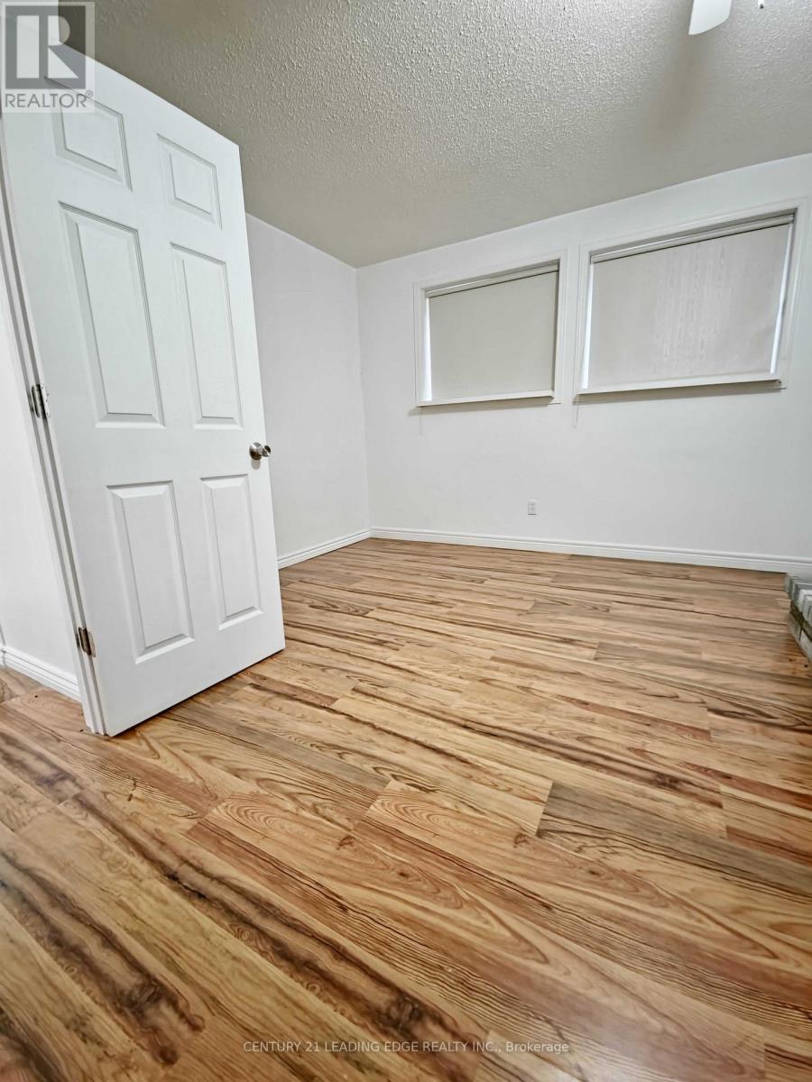 50 Barrydale Crescent, London North, Ontario  N6G 2X4 - Photo 10 - X12588712