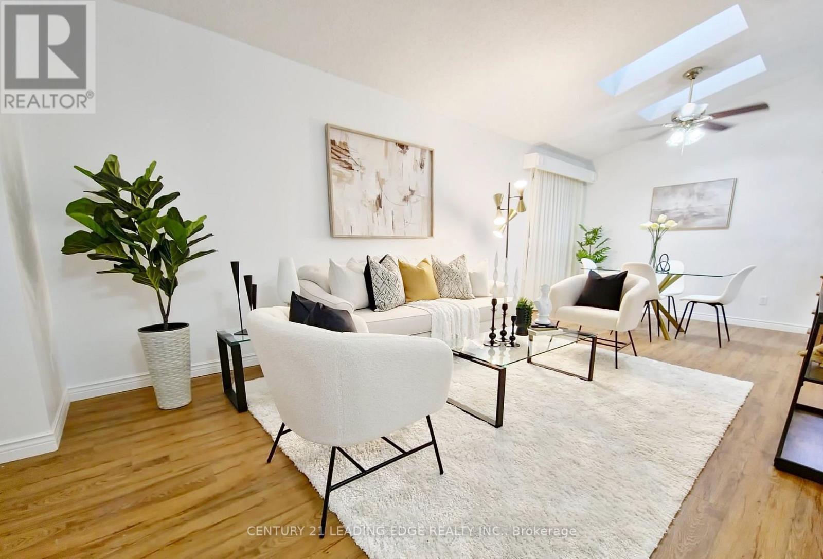 Photo 2 of 19 for 50 Barrydale Crescent