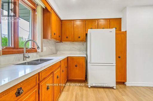 115 Harris Court, Oshawa, Ontario  L1J 5K8 - Photo 4 - E12583976