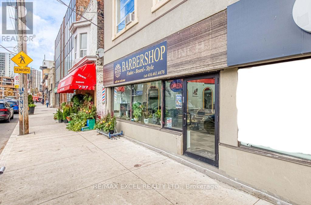 731 Broadview Avenue, Toronto, Ontario  M4K 2P6 - Photo 4 - E12588824