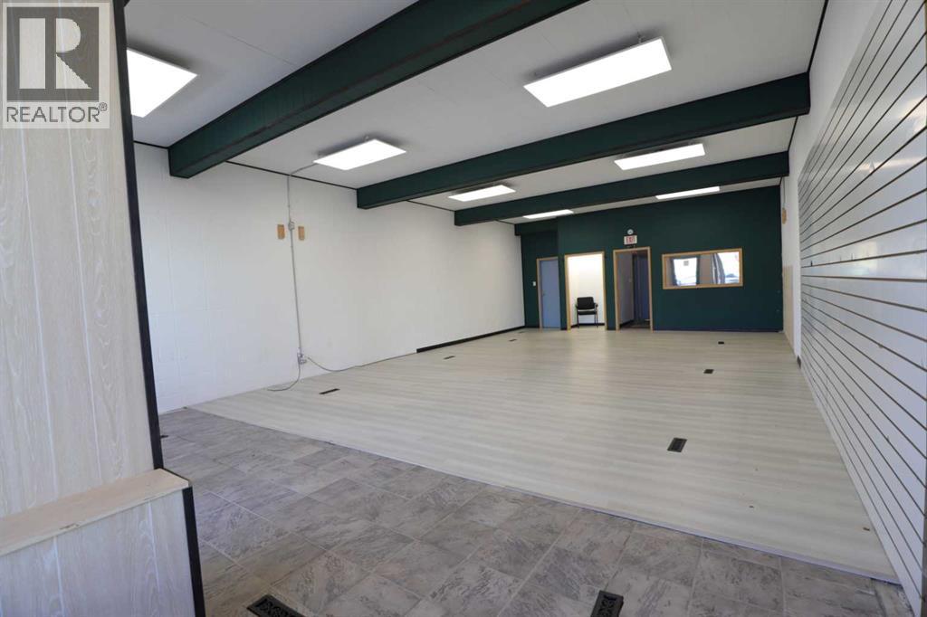 726 Main Street, Pincher Creek, Alberta  T0K 1W0 - Photo 3 - A2260184