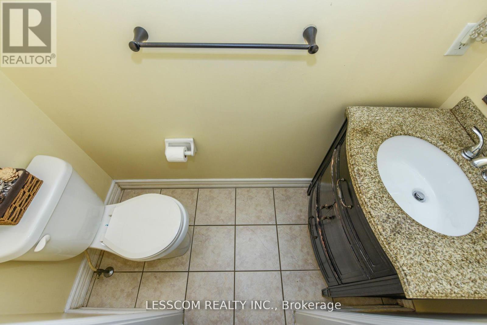 30 Fairhill Avenue, Brampton, Ontario  L7A 2E7 - Photo 13 - W12588834