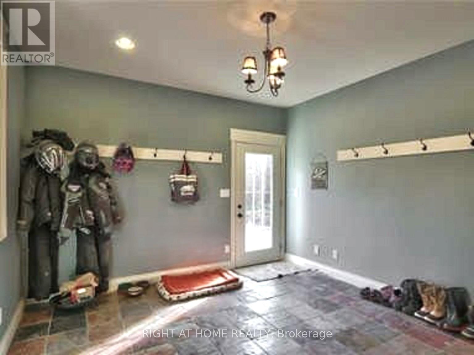 129 Blue Jay Crescent, Grey Highlands, Ontario N0C 1H0 - Photo 14 - X12588826