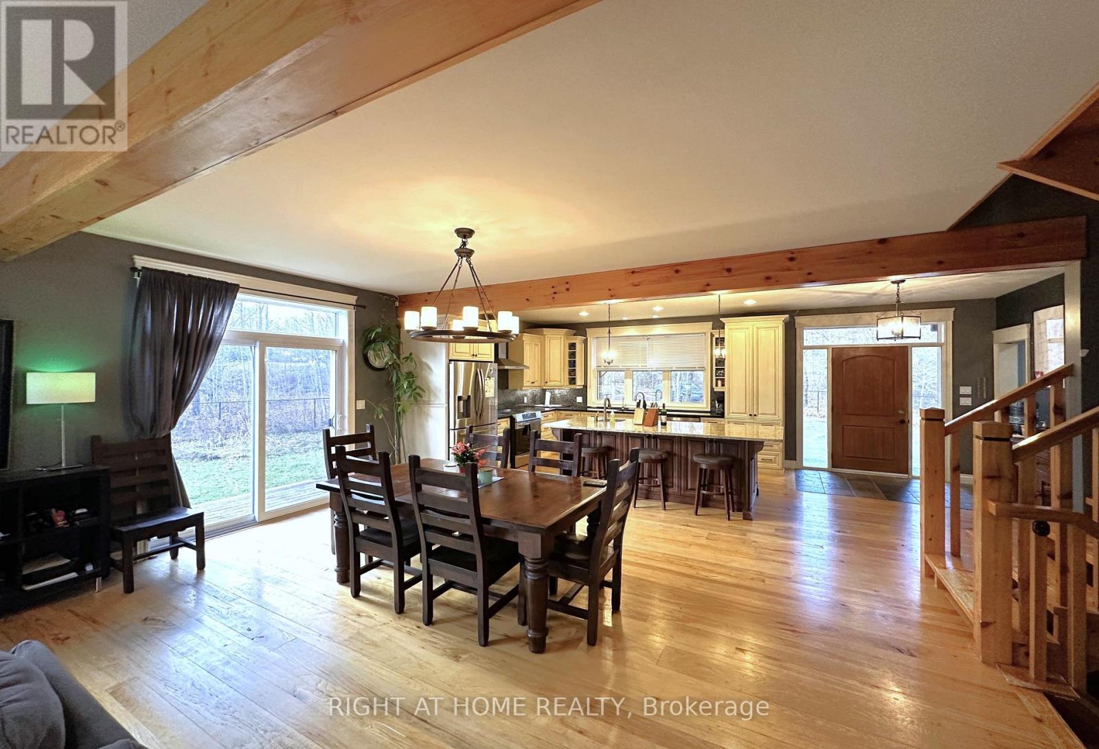 129 Blue Jay Crescent, Grey Highlands, Ontario N0C 1H0 - Photo 9 - X12588826