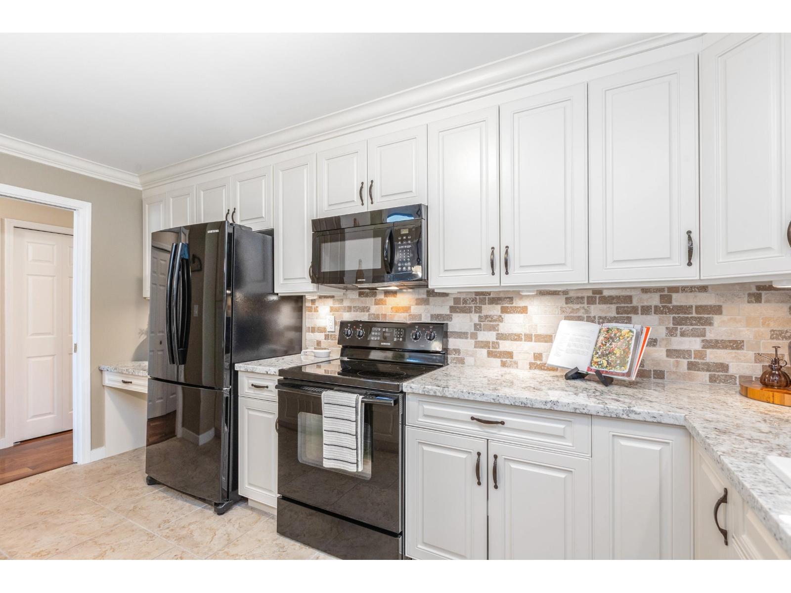 304 1351 Vidal Street, White Rock, British Columbia V4B 5G7 - Photo 5 - R3067941