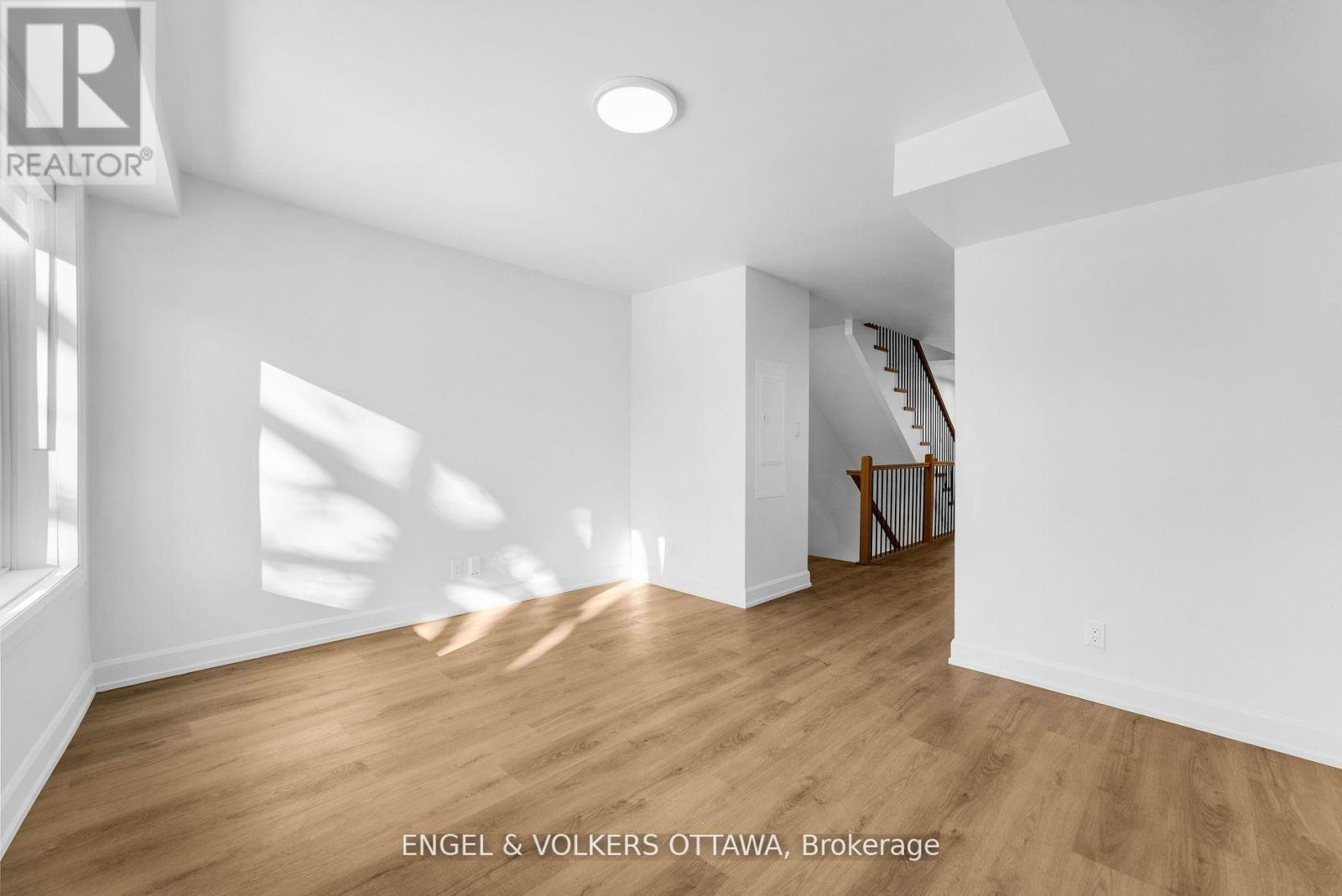 3 - 2 Monk Street, Ottawa, Ontario  K1S 3Y5 - Photo 3 - X12588864