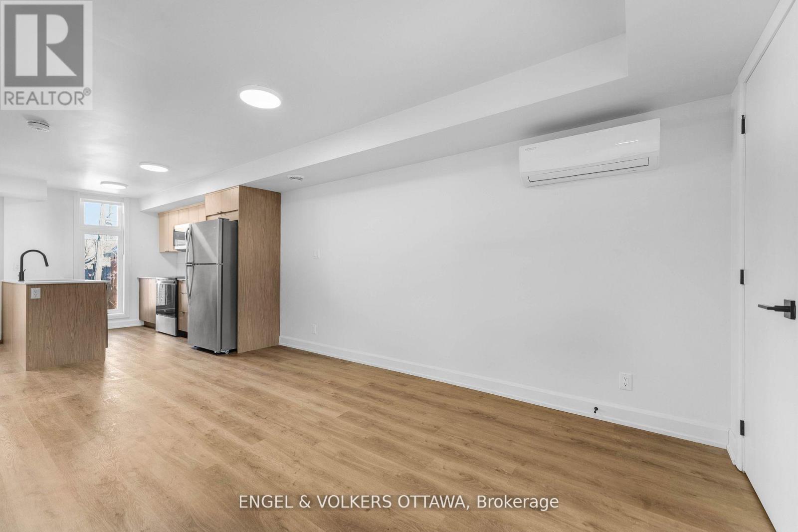 3 - 2 Monk Street, Ottawa, Ontario  K1S 3Y5 - Photo 4 - X12588864