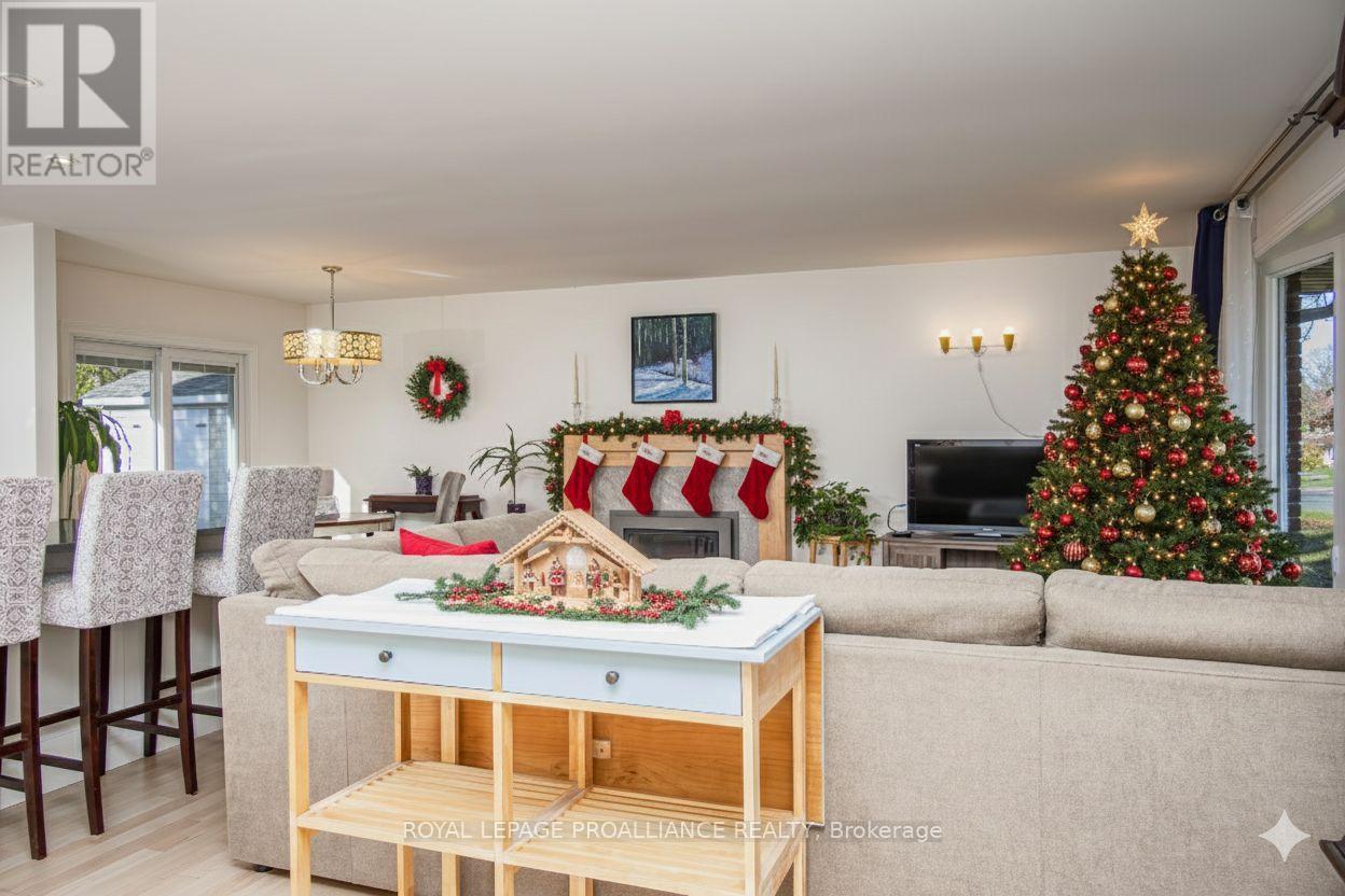 39 Parkview Heights, Quinte West, Ontario  K8V 5M1 - Photo 24 - X12528564