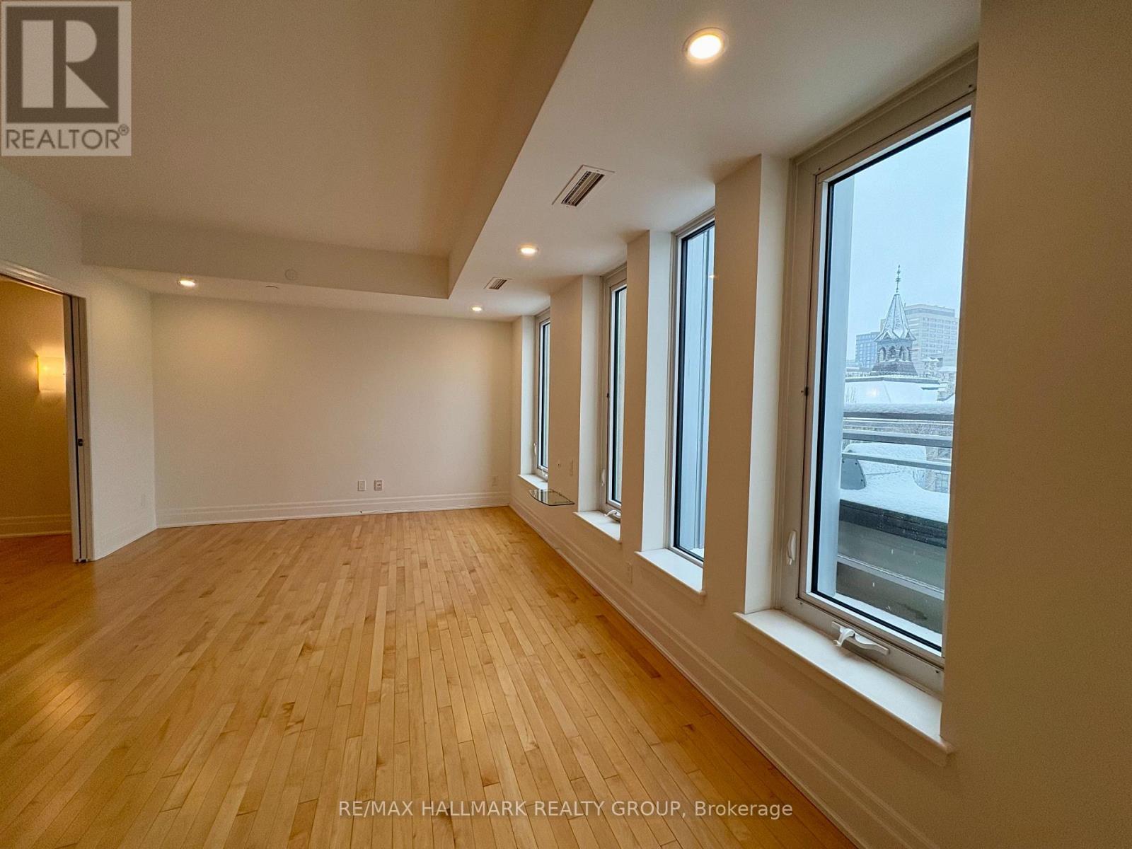 404 - 108 Lisgar Street, Ottawa, Ontario K2P 1E1 - Photo 18 - X12547008