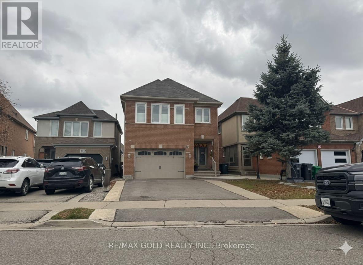 90 WILDBERRY CRESCENT, Brampton, Ontario