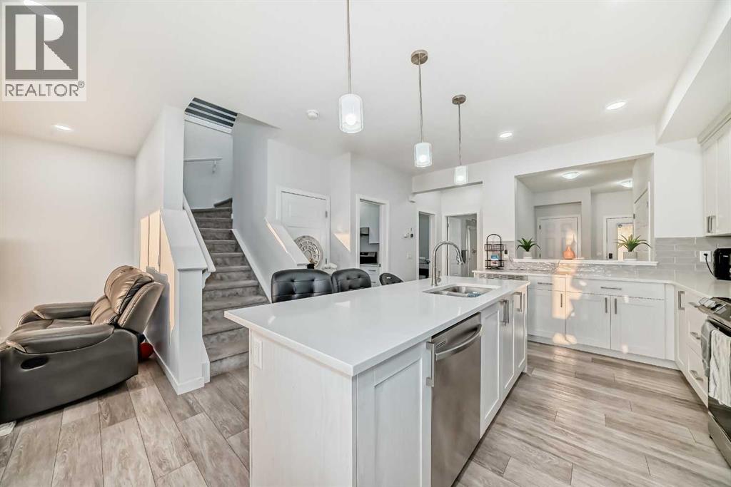 165 Savanna Passage Ne, Calgary, Alberta  T3J 2J7 - Photo 6 - A2257794